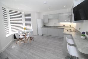 Flat 4, 203, Albany Road, Roath, Cardiff CF24 3NU