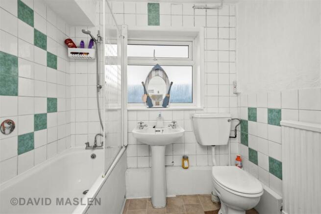 Bathroom (2).jpg