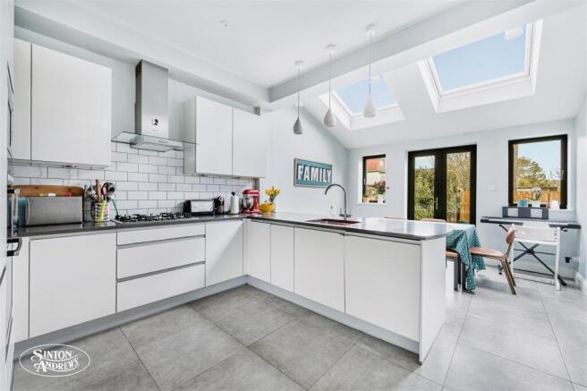 14 Northcroft Road-7.jpg