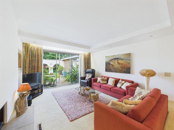 4 bed Detached Bungalow for sale Image 6