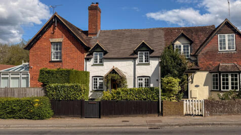 Petworth Road, Godalming, GU8