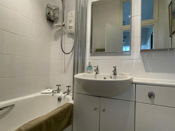 Bathroom.jpg