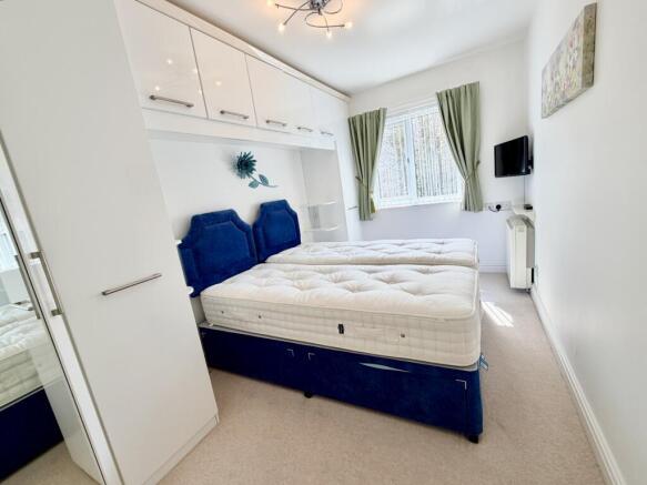 2 bed Apartment for sale Image 6