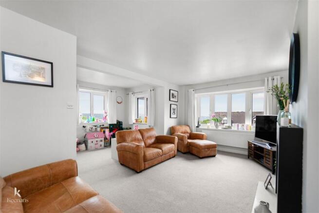 5 bed Semi-Detached for sale Image 6