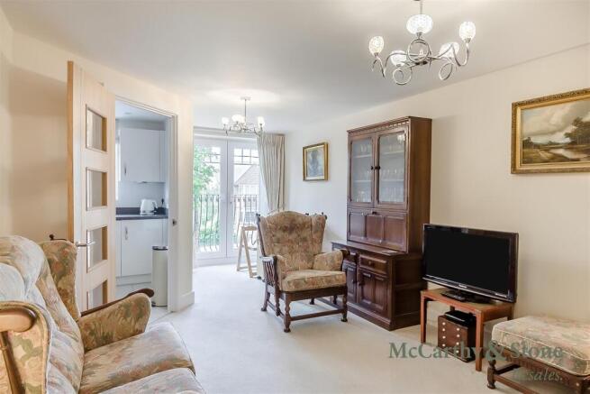 8701177-interior01.jpg