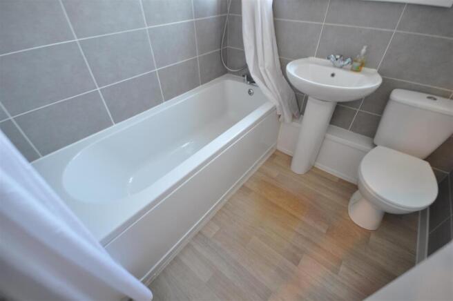2 bed Apartment to rent Image 7