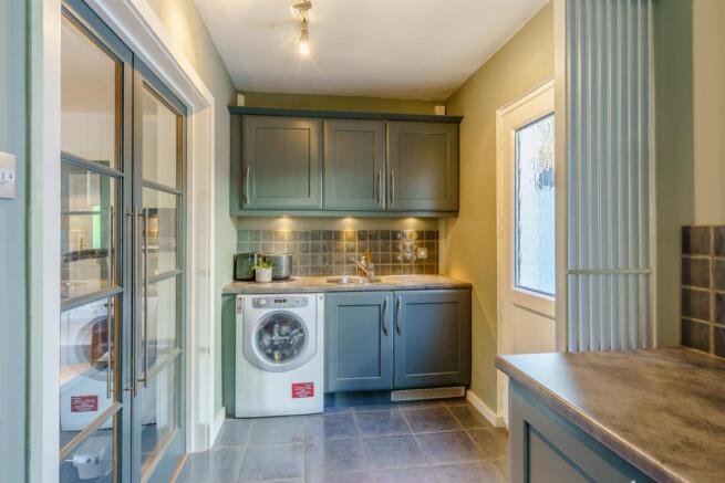 8481423-interior31.jpg