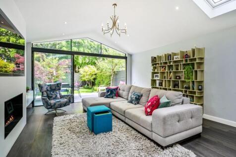 Camberley Avenue, Raynes Park, London, SW20