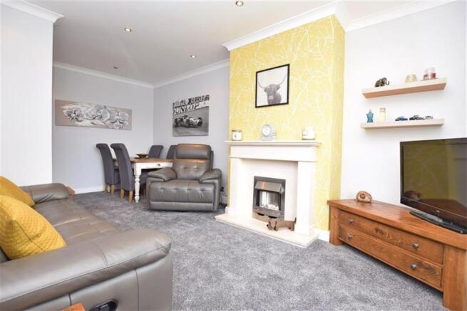 LIVING/DINING ROOM