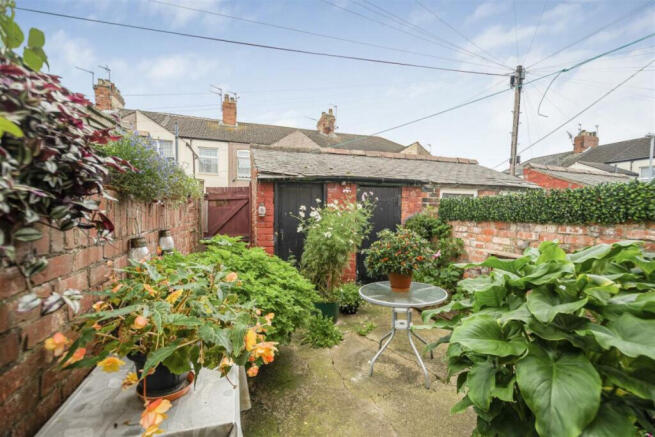 2 bed Terraced for sale Image 7
