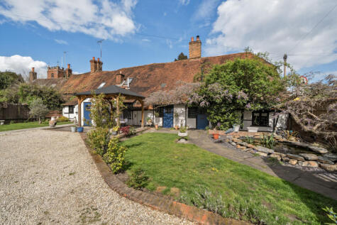 Pangbourne Hill, Pangbourne, Reading, Berkshire, RG8