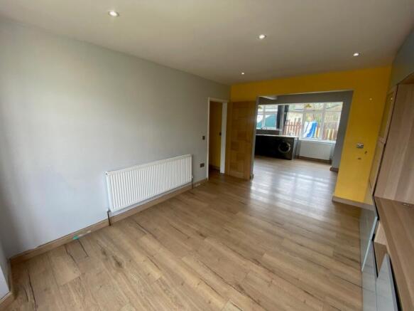 3 bed House to rent Image 7
