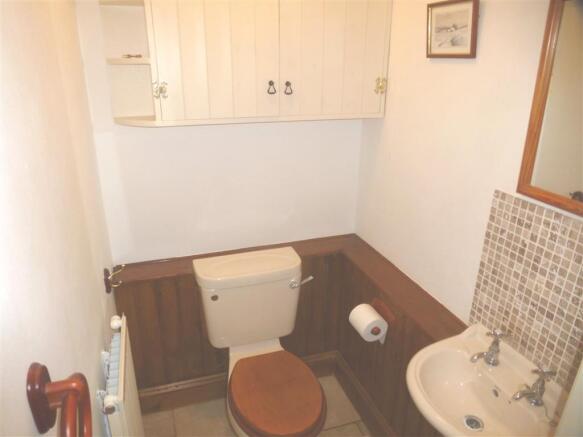 Cloakroom/wc