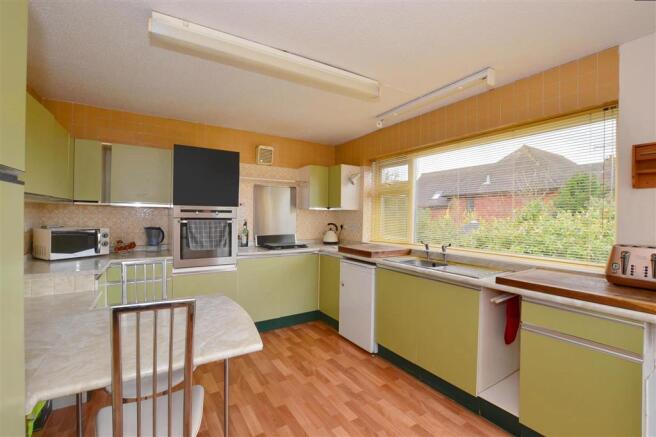 Kitchen/ Breakfast Room