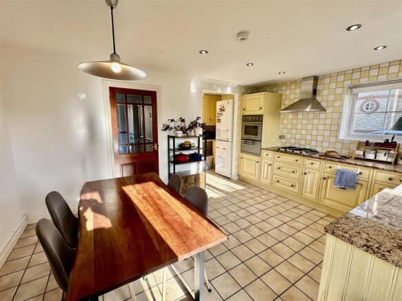4-bed semi-detached on Norbury Avenue, Watford, £650,000