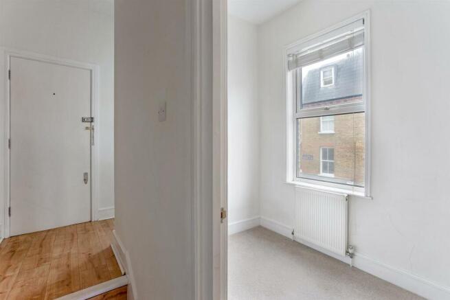 81914_Flat 3 4 Boutflower Road (12)_low.jpg