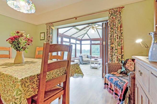 Dining Room/Conserva