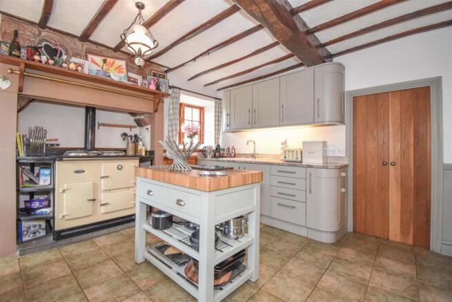 Farmhouse Style Kitchen