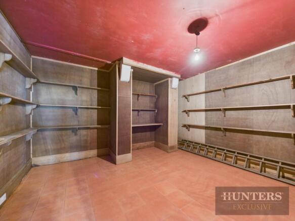 8 bed Detached for sale Image 5