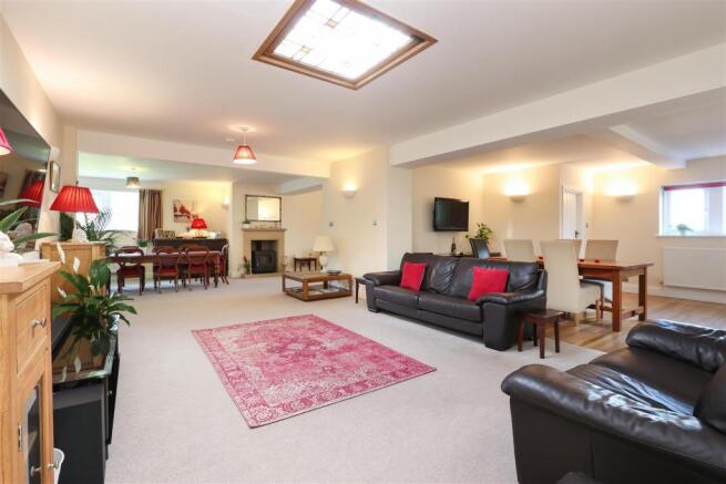 Living Room2.jpg