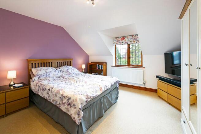 4 bed Detached for sale Image 10