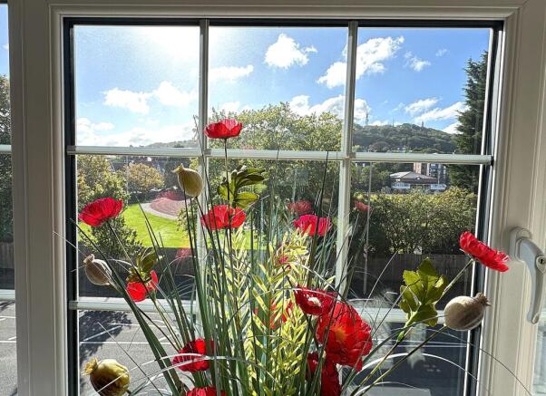2 bed Apartment for sale Image 5