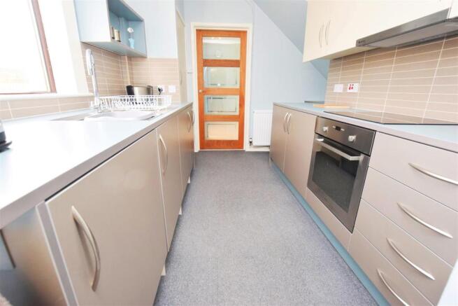 Kitchen 2.JPG