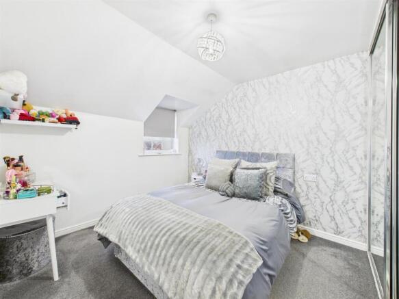 2 bed Flat for sale Image 6