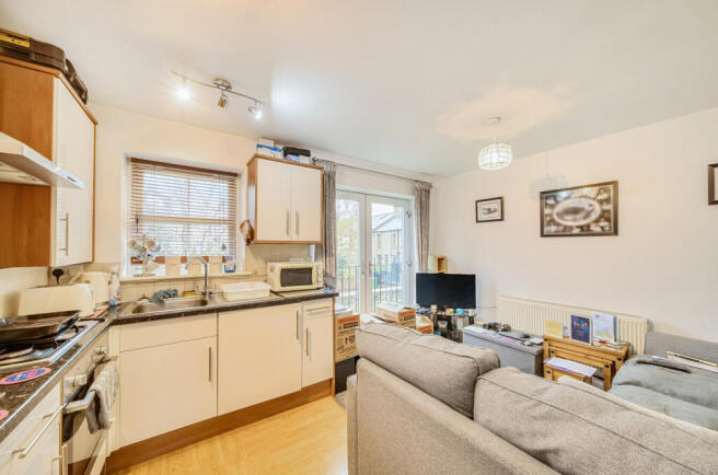 1381249-9-6913463...