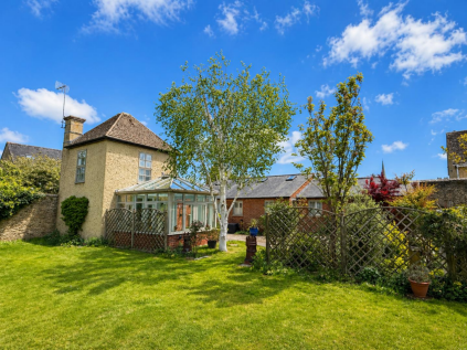 Manor Gardens, Lechlade