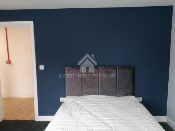 8 bed Semi-Detached for sale Image 6