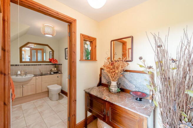 5 bed Barn Conversion for sale Image 7