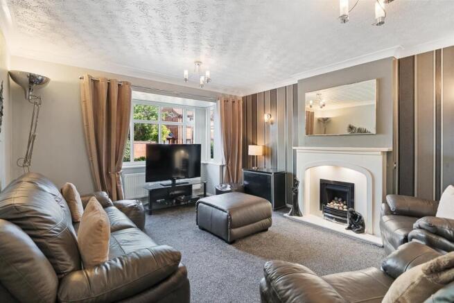 Living Room2.jpg