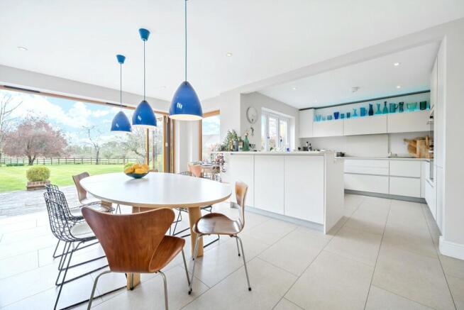 Dining/Kitchen