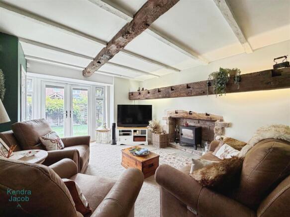 4 bed Detached for sale Image 5