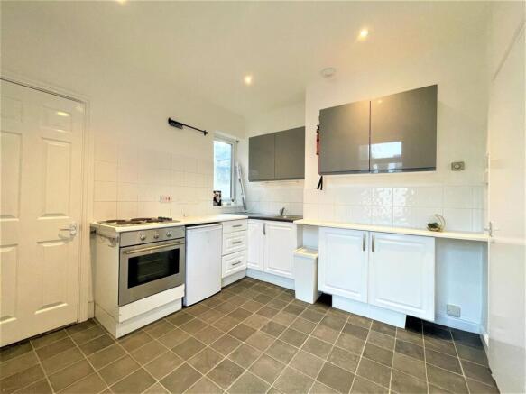 1 bed Apartment to rent Image 6