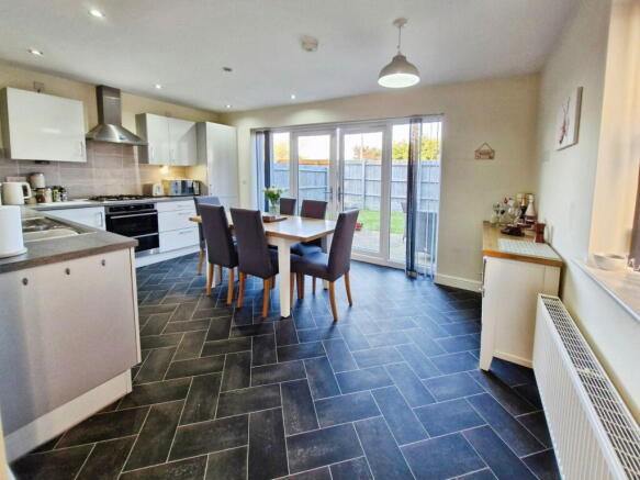 3 bed Detached for sale Image 4