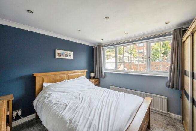 3 bed Semi-Detached for sale Image 9