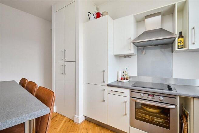 2 bed Apartment for sale Image 4