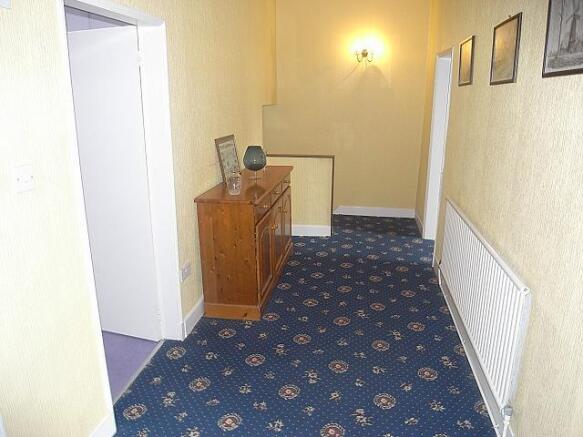 1ST FLOOR LANDING