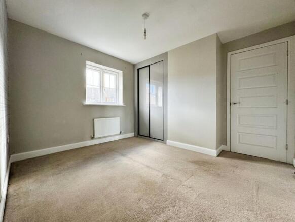 4 bed Detached to rent Image 8