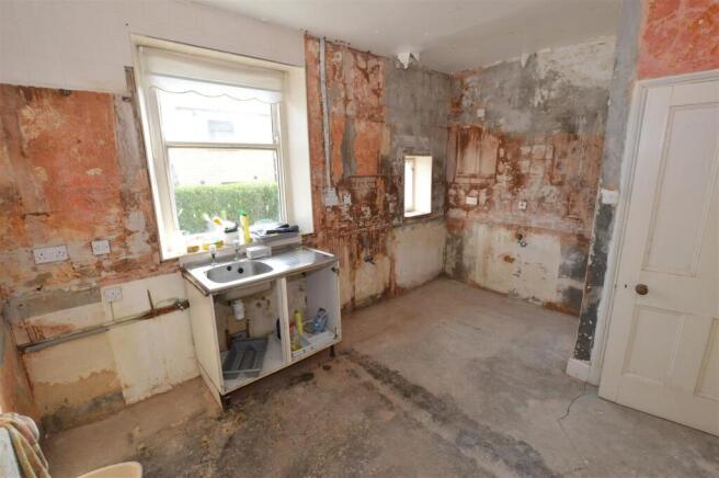 3 bed Semi-Detached for sale Image 5