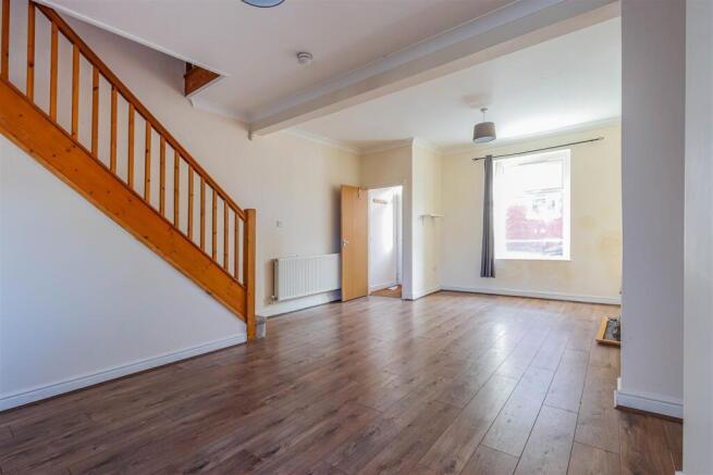 82 Phyllis St_-6.jpg