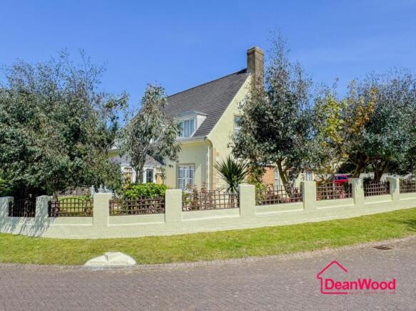 15, Queens Valley, Ramsey, Isle Of Man photo 3