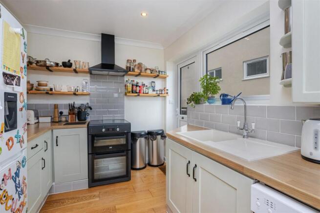 A11 - 37 Ocean View Drive, Brixham - 230105.jpg