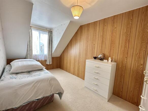 5 bed Semi-Detached for sale Image 7