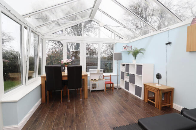 Garden/Dining Room