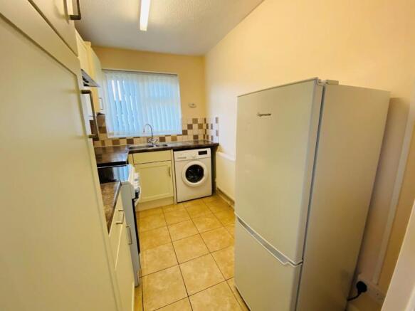 Kitchen 2.jpg