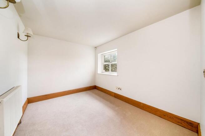 4 bed Semi-Detached for sale Image 10
