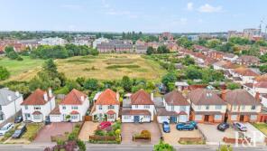 10, Ray Mill Road East, Maidenhead SL6 8ST